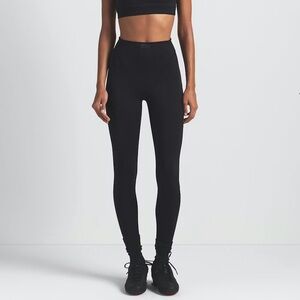 Nike Skims V-LINE 26" LEGGING XXS
